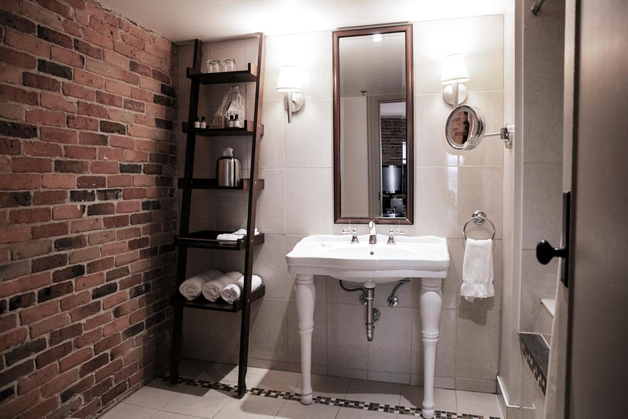 Nelligan Hotel Montreal