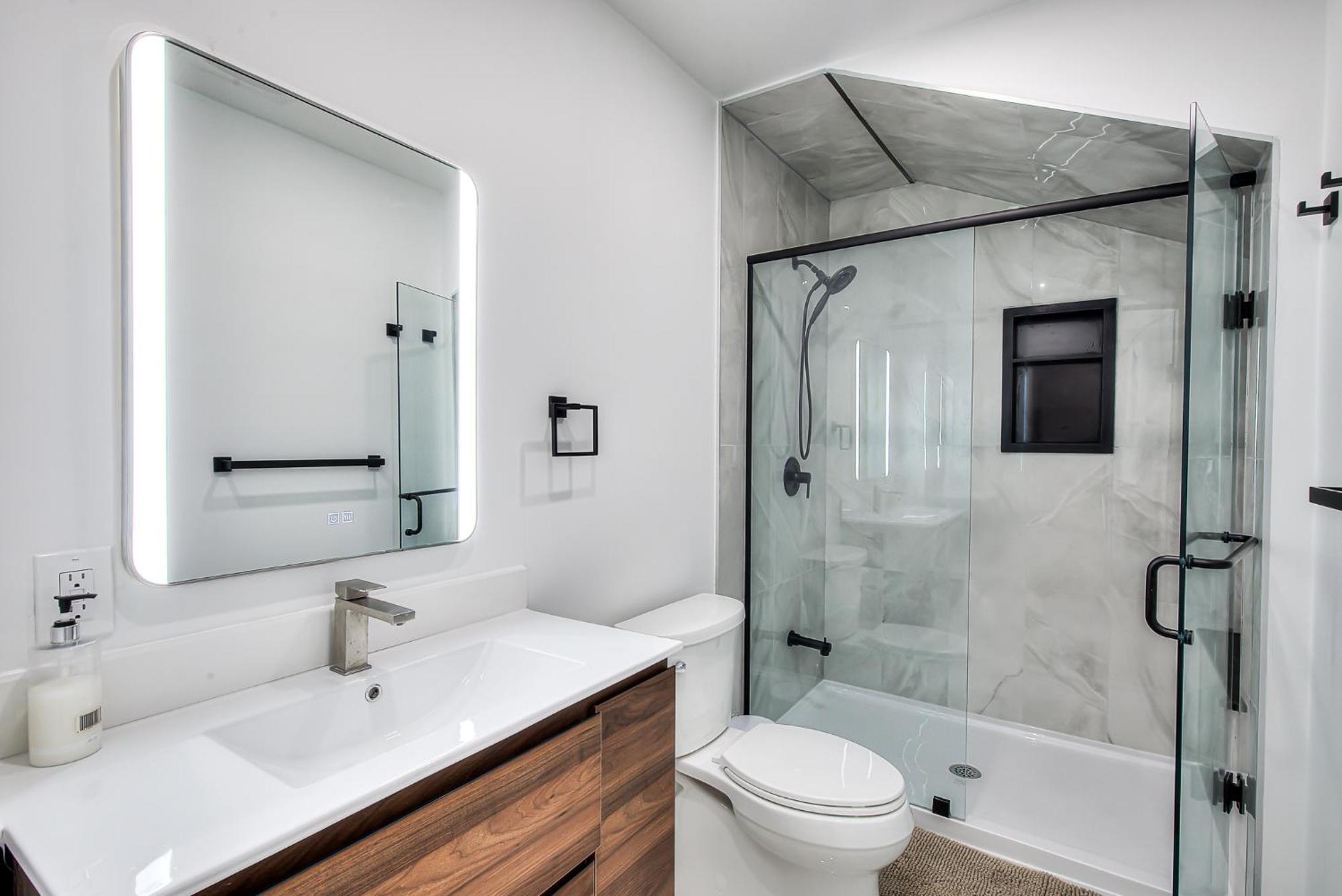 Mackay Street Downtown - Bell Center, Nightlife, & Metro At Your Doorstep! Apartment *
