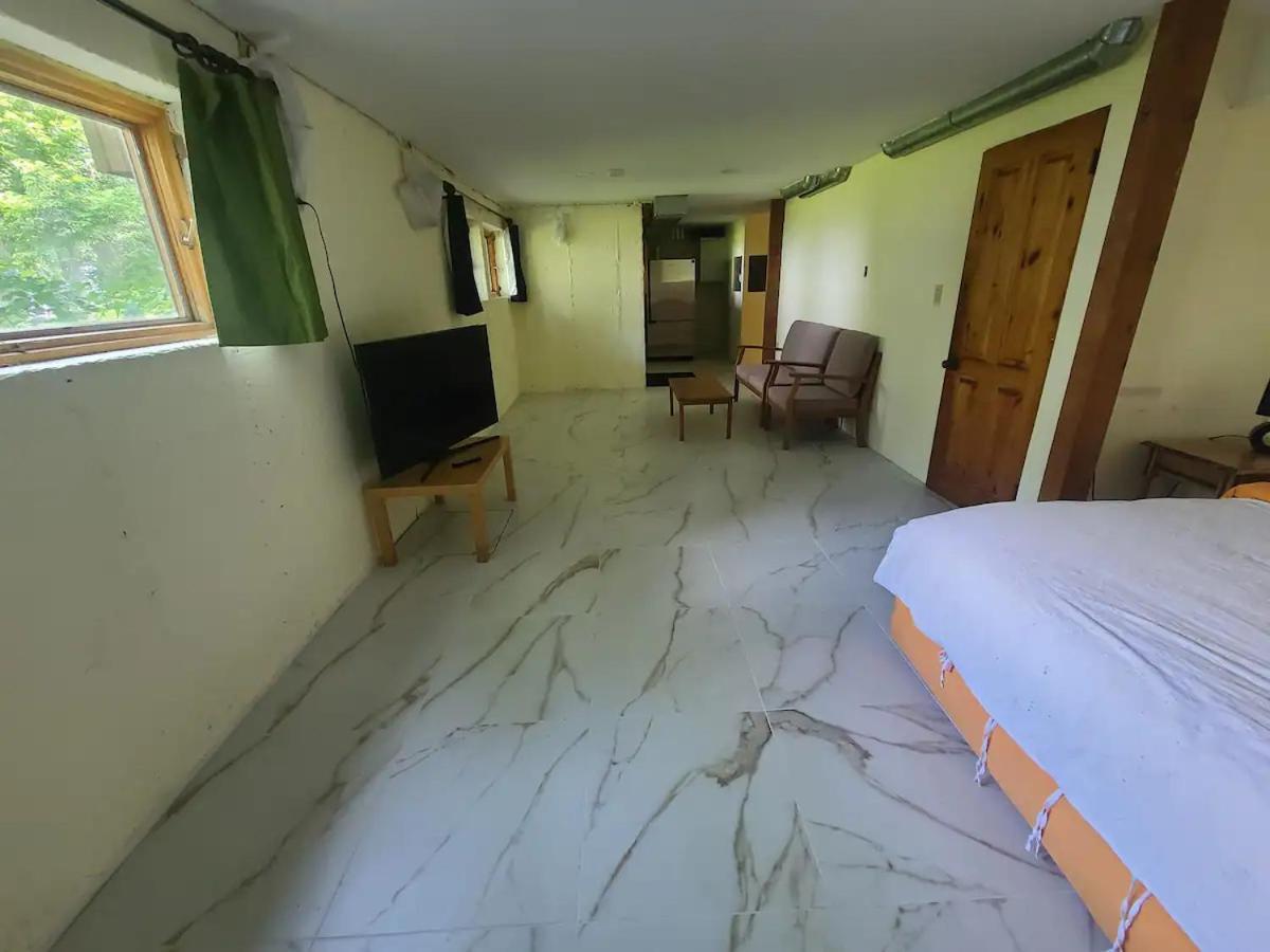 Chalet Lakefront In