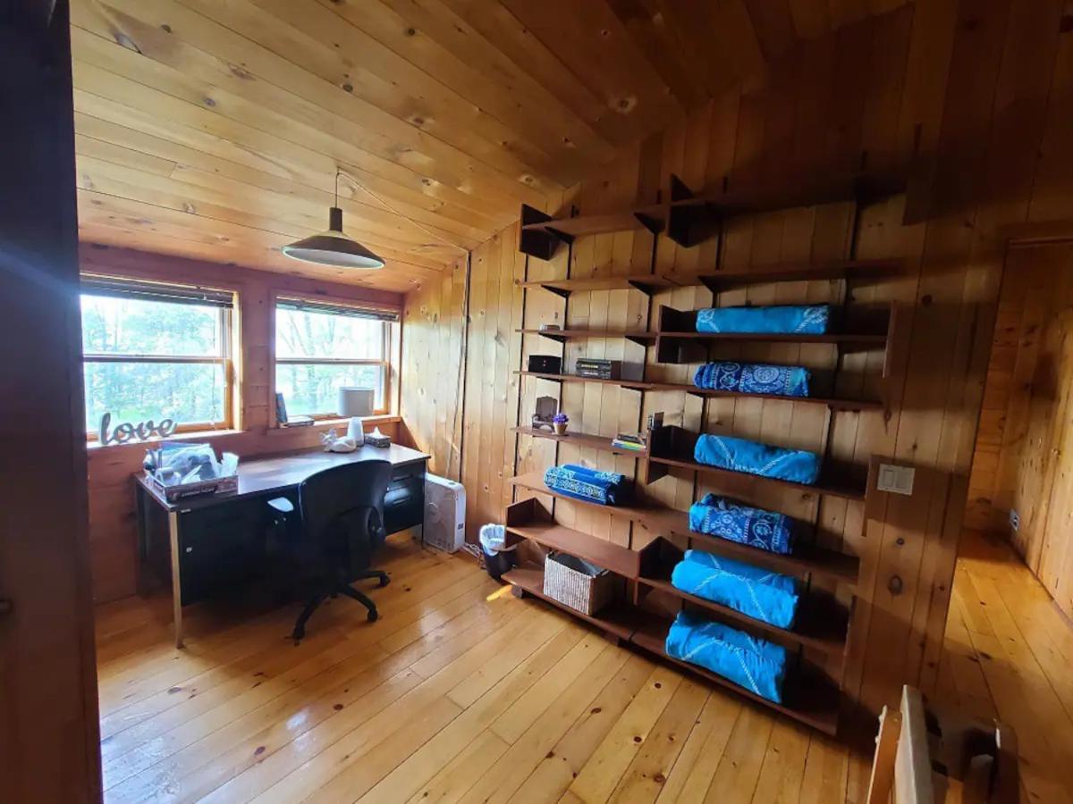Lakefront In Chalet Montreal