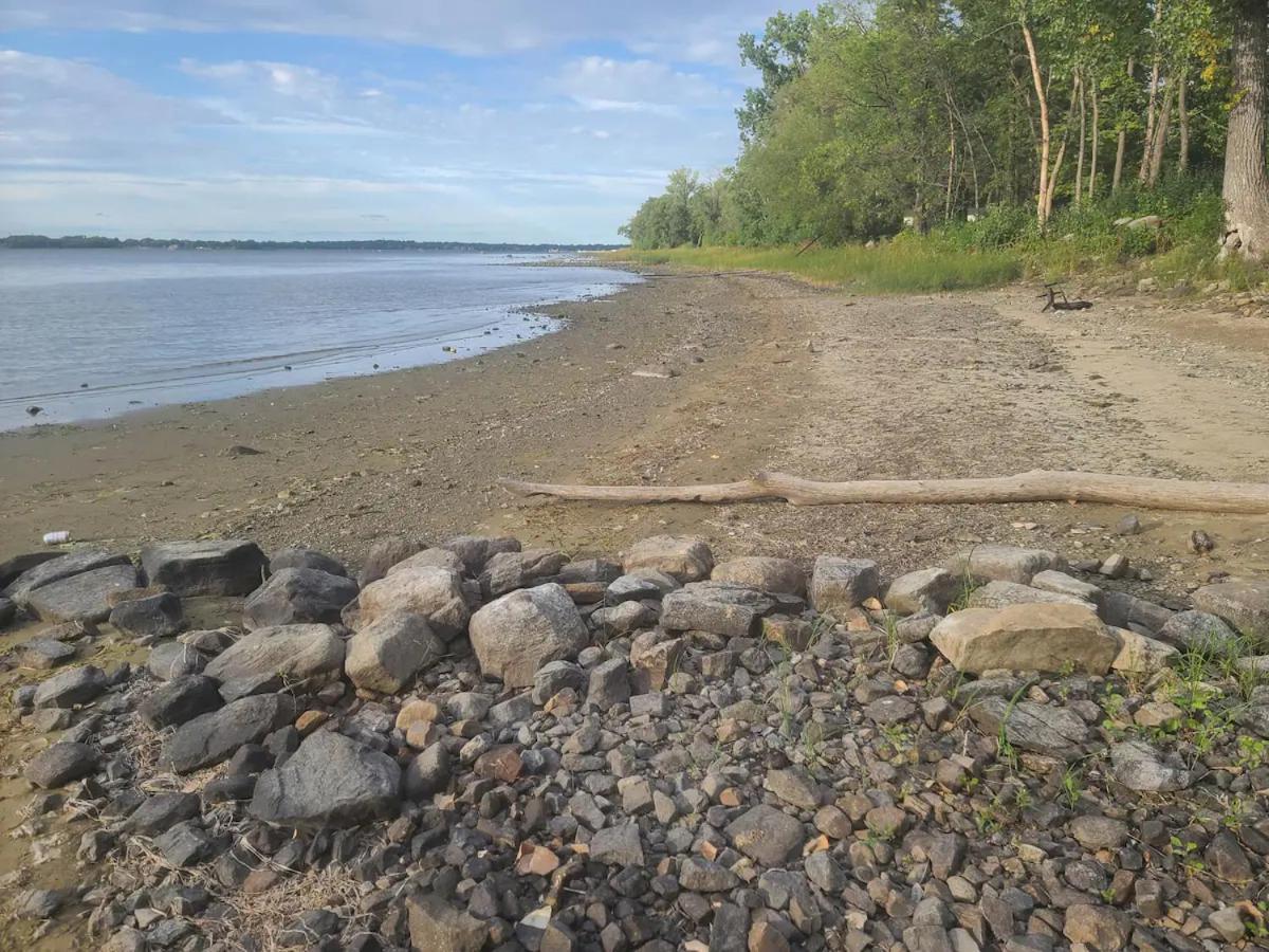 Lakefront In *