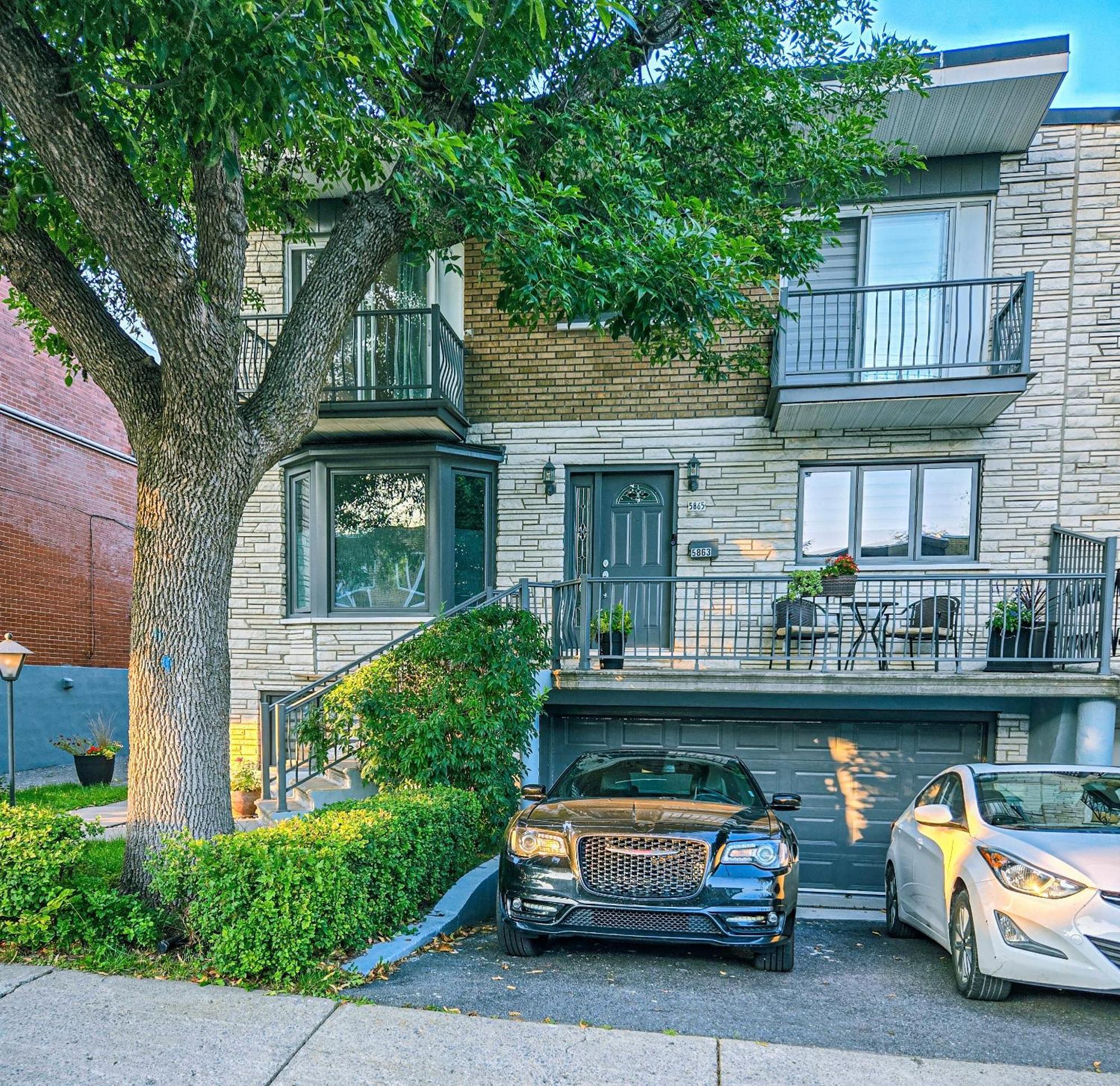 Cosy At Bossuet Road Apartment Montreal