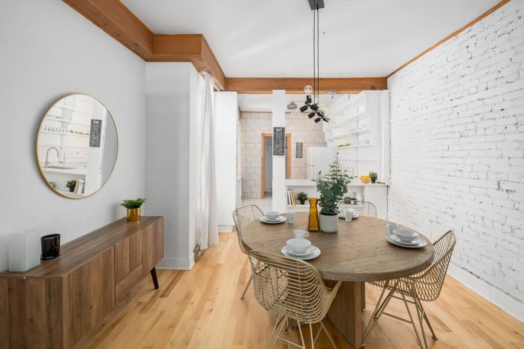Chic Mile-end 3br Getaway - Free Parking, Sleeps 8 Apartment *