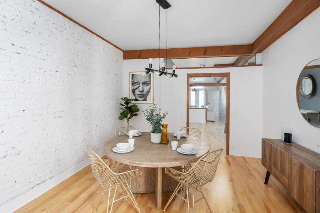 Chic Mile-end 3br Getaway - Free Parking, Sleeps 8 Apartment