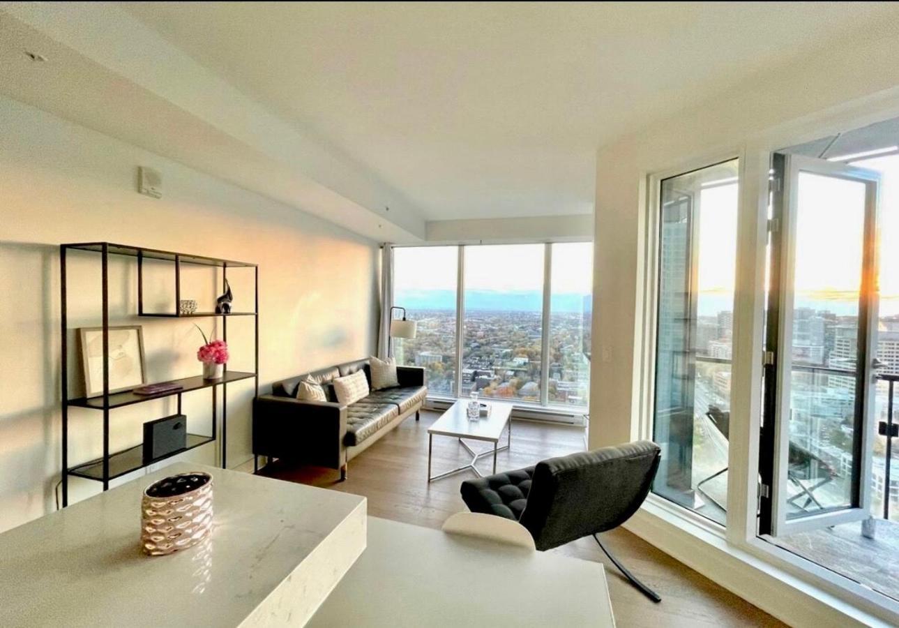 Spectacular Skyline Views - Downtown - Luxury & Penthouse Apartment Montreal