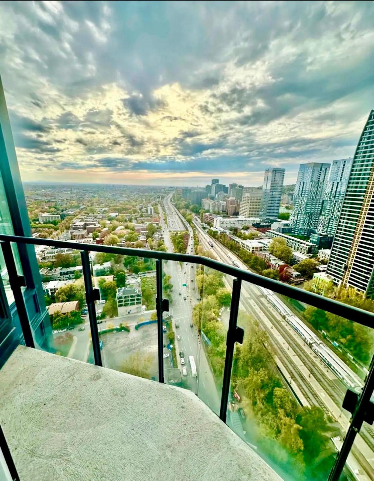 Spectacular Skyline Views - Downtown - Luxury & Penthouse