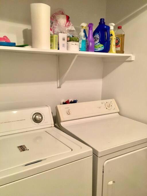 Apartment Fully Furnished 2 Bedroom Unit, Downtown, Near Subway, 32 Days Minimum *