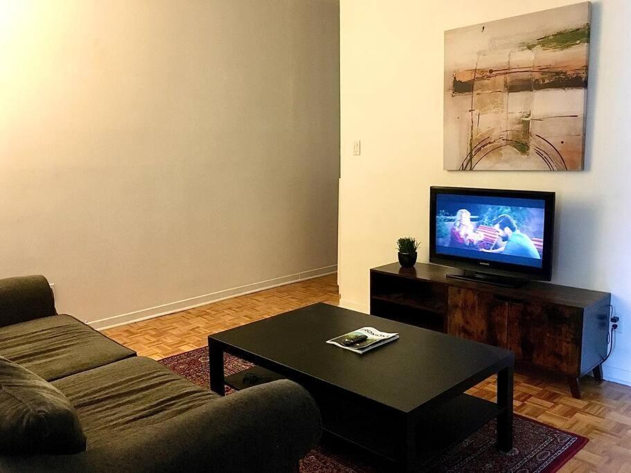 Apartment Fully Furnished 2 Bedroom Unit, Downtown, Near Subway, 32 Days Minimum Montreal