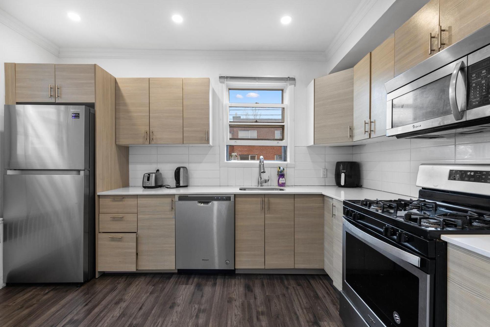 Apartment Cozy 1br With Workspace In Trendy Monkland Village *
