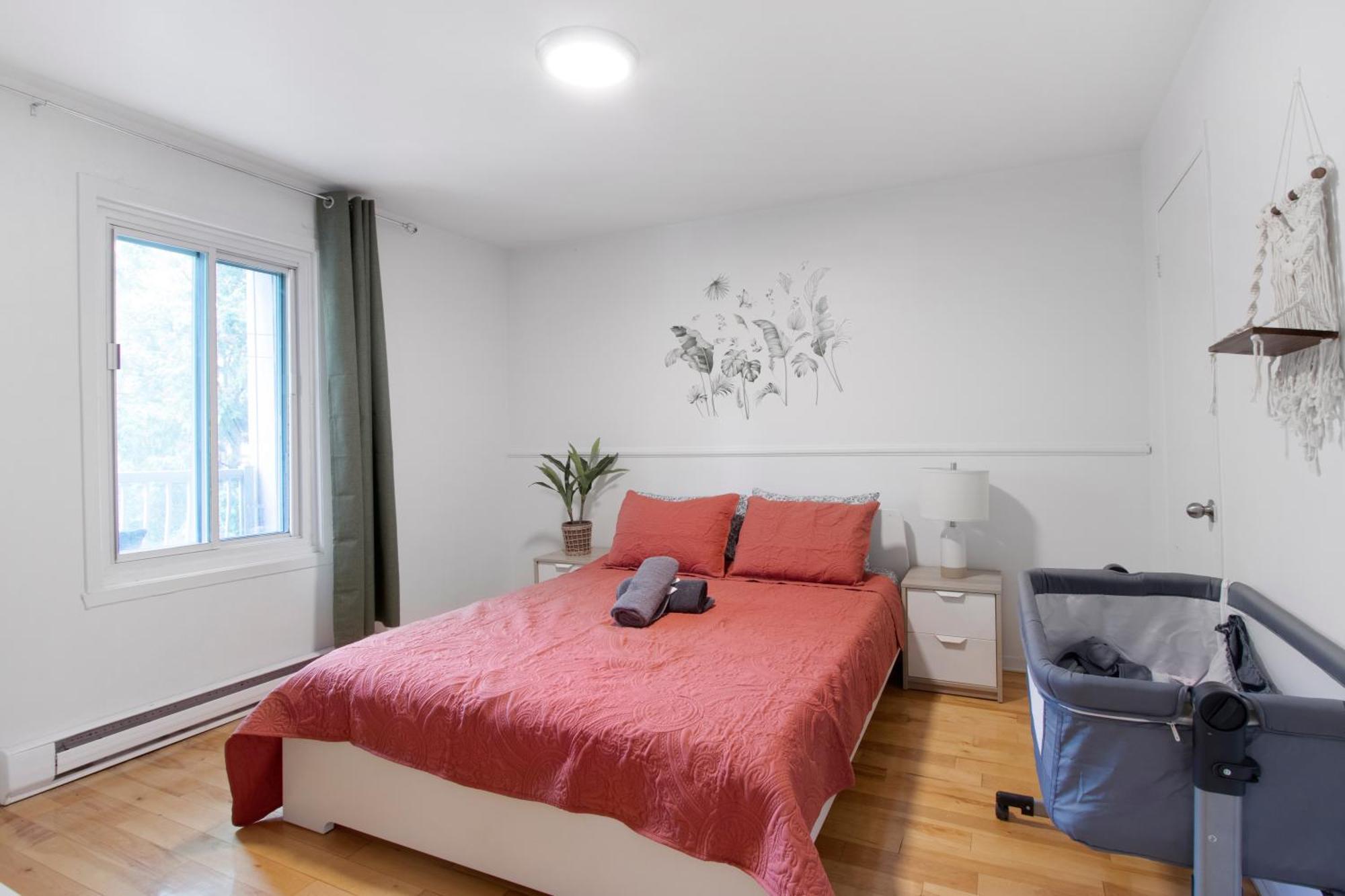 Apartment Downtown Montreal-3bedroom Apart-prime Location *