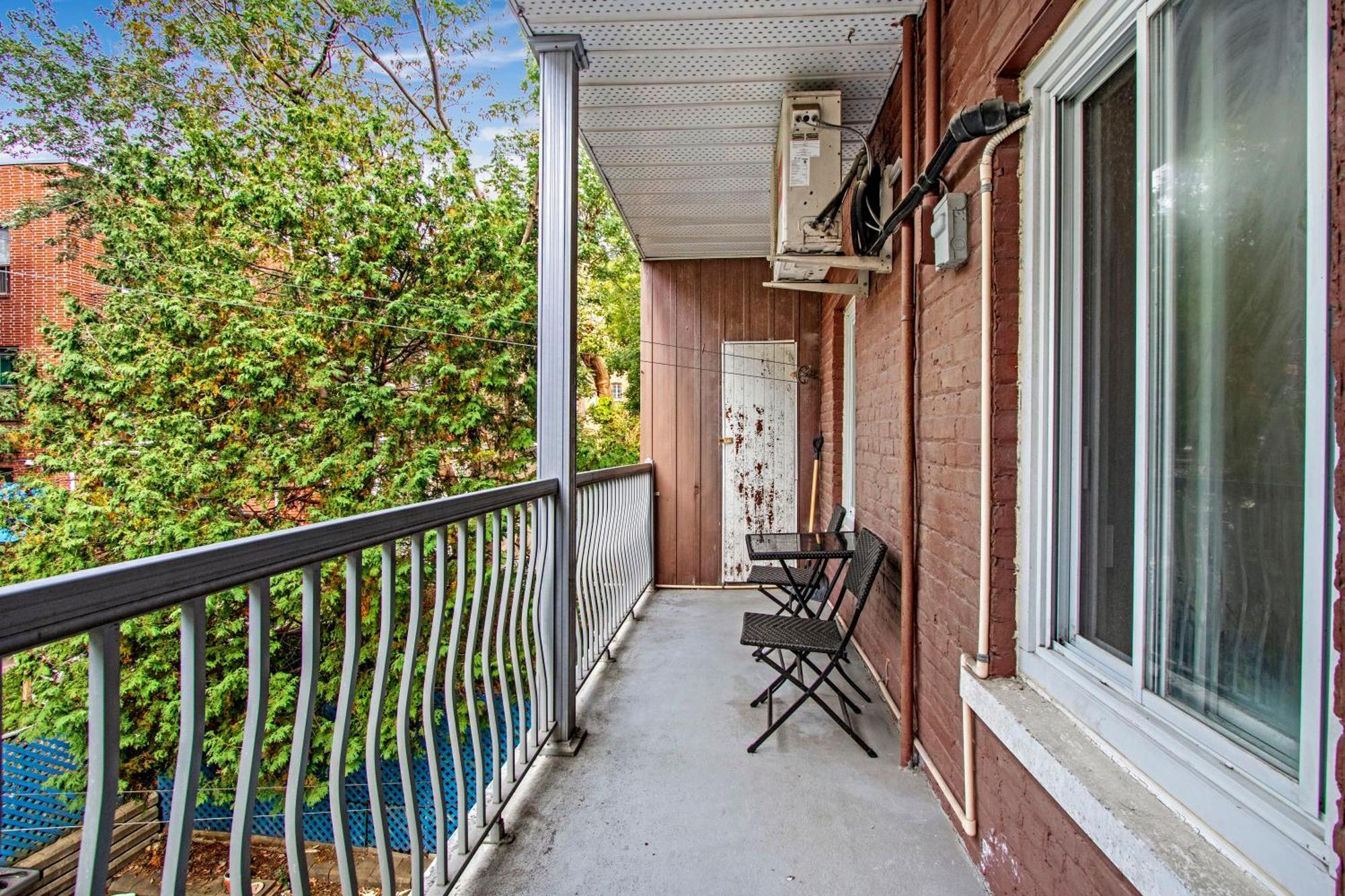 Apartment Downtown Montreal-3bedroom Apart-prime Location