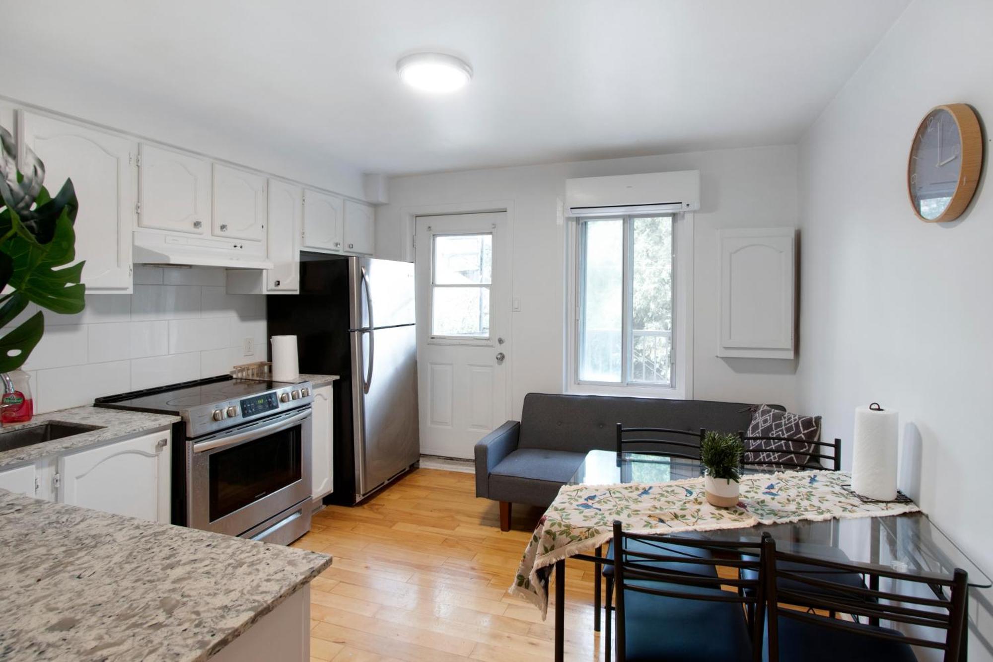 Apartment Downtown Montreal-3bedroom Apart-prime Location Montreal