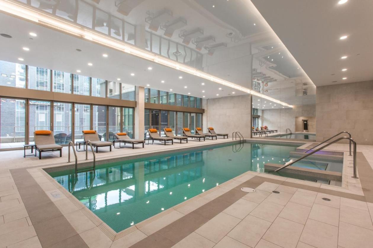 Perfect In Downtown Bell Center Apartment *