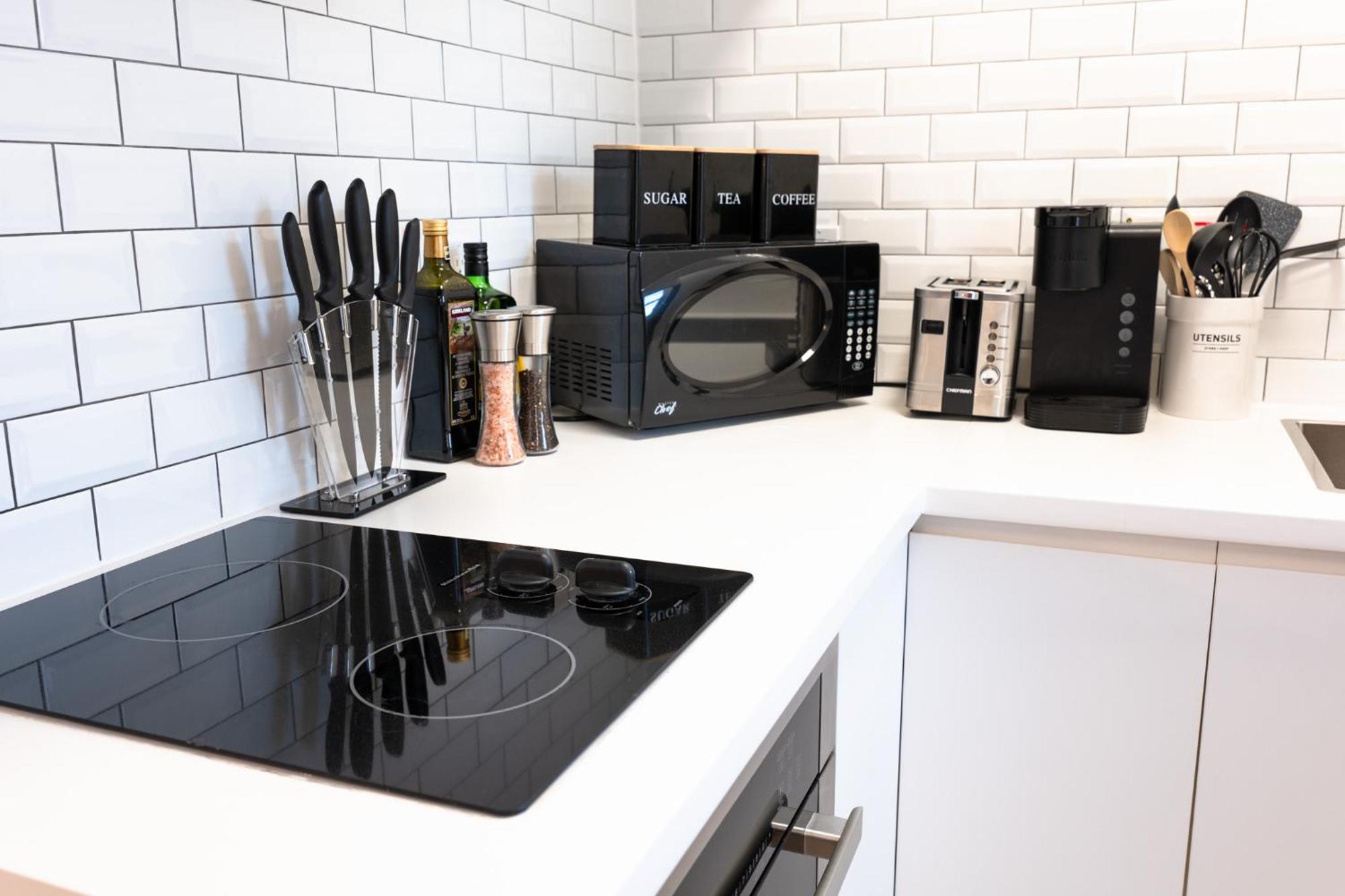 Apartment #9 - Classic - Self Check In - Plateau - St-denis - Ac - Tv *