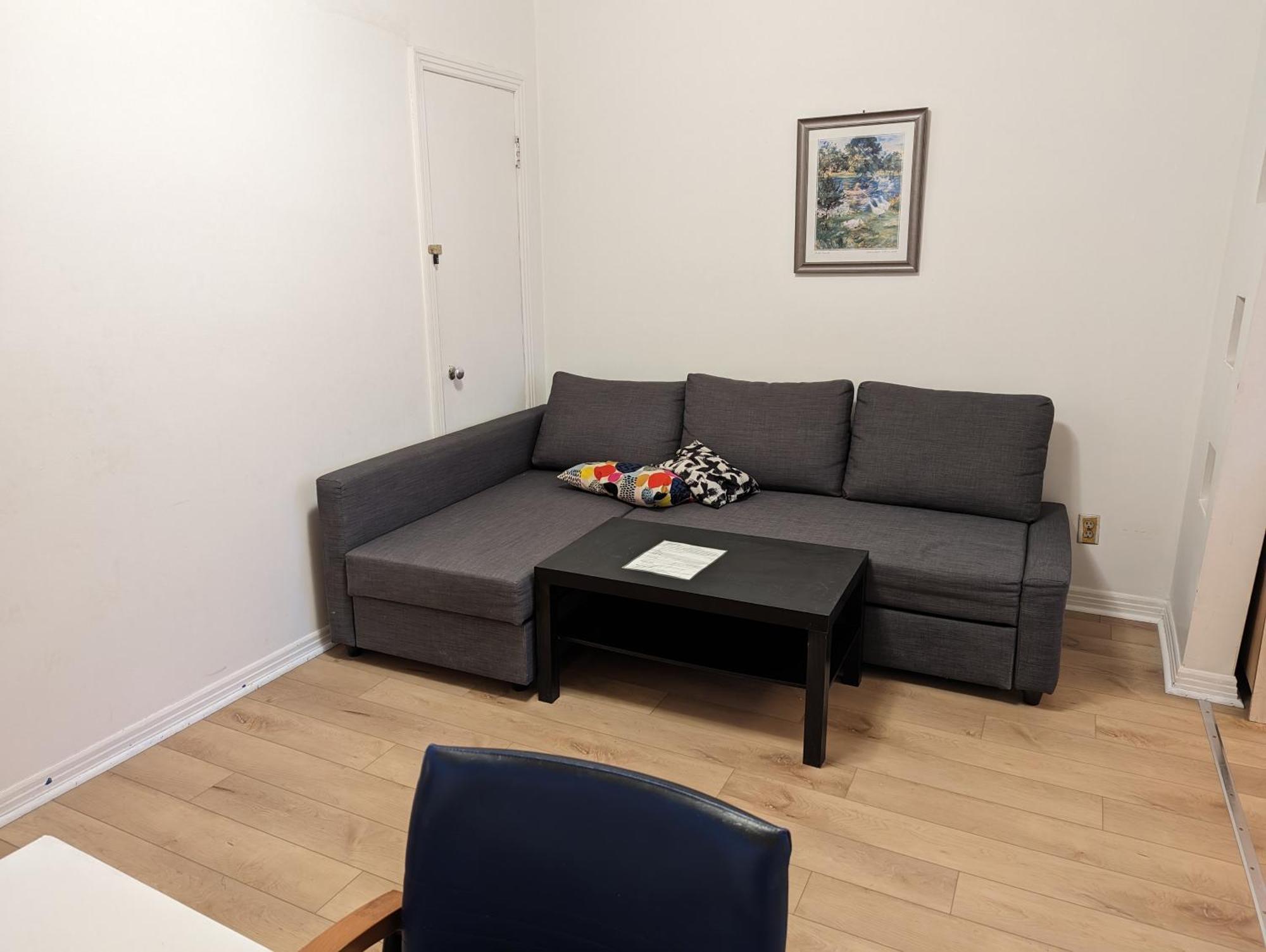 Harmony Near Metro Monk Station With Self Check-in Guest house Montreal