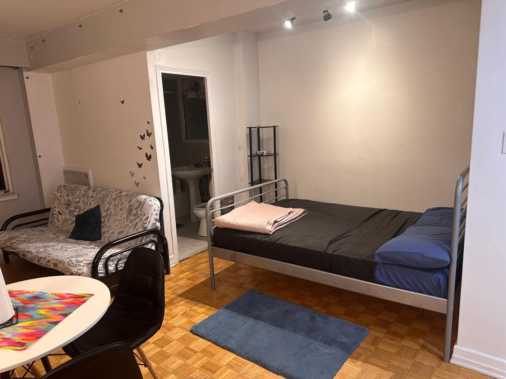 Cute Downtown Apartment