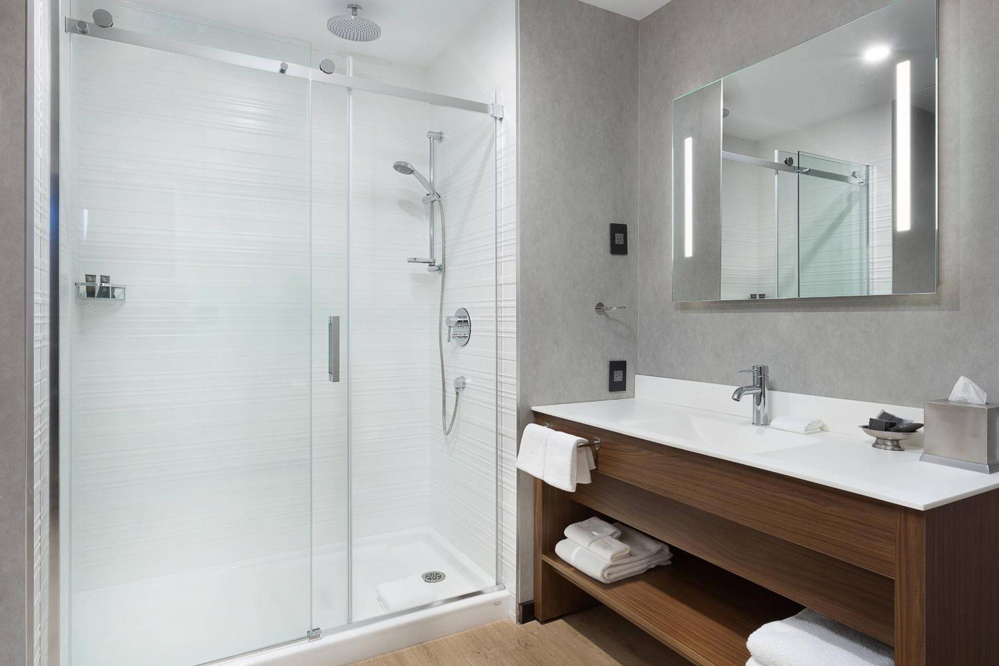 Ac Centre-ville Hotel 4*