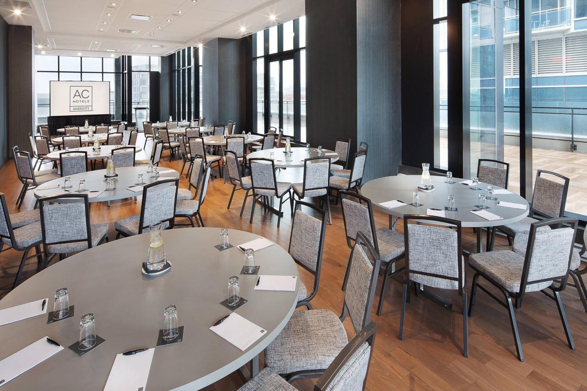 Ac Centre-ville Hotel Montreal