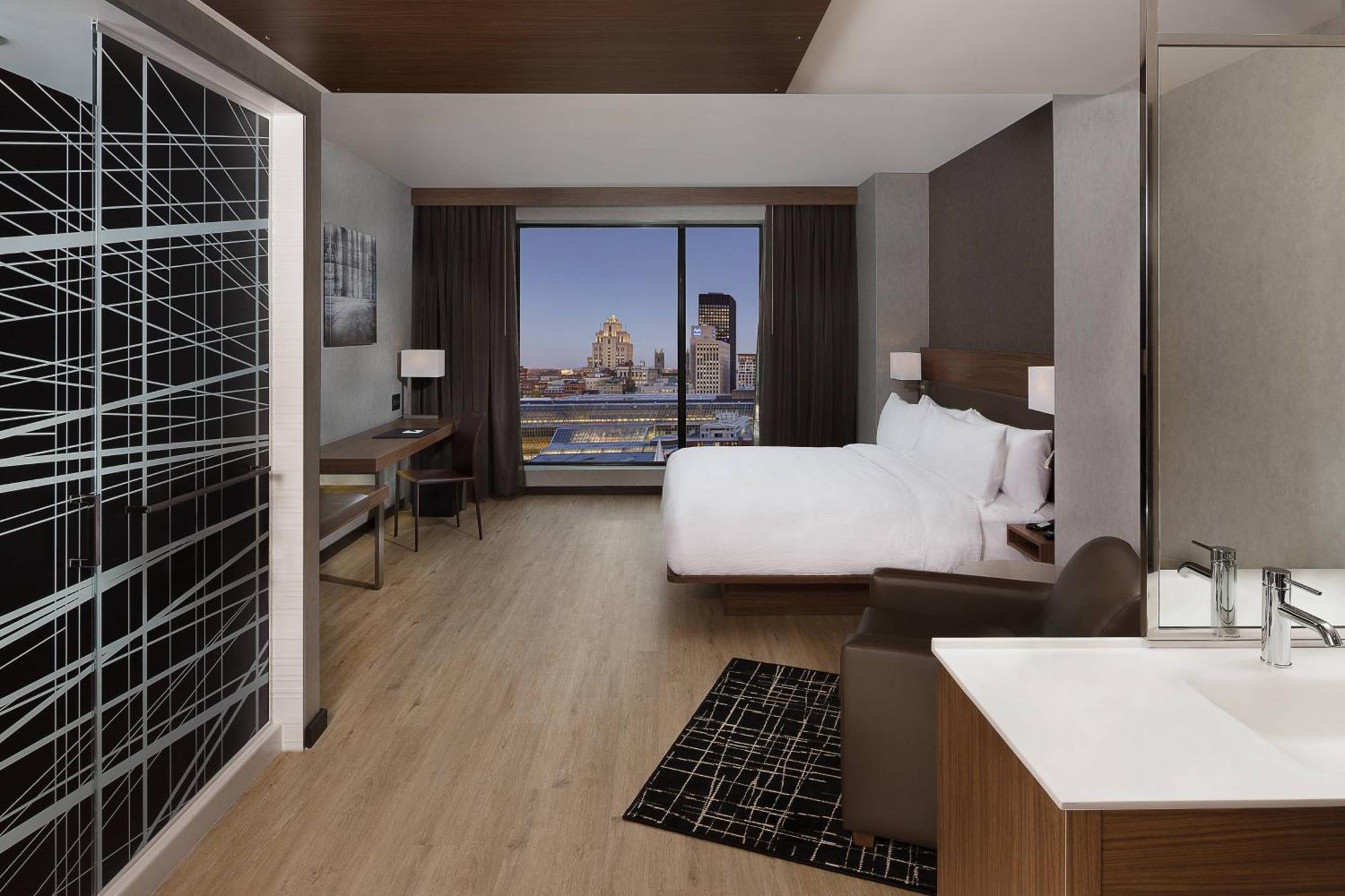 Ac Centre-ville Hotel Montreal