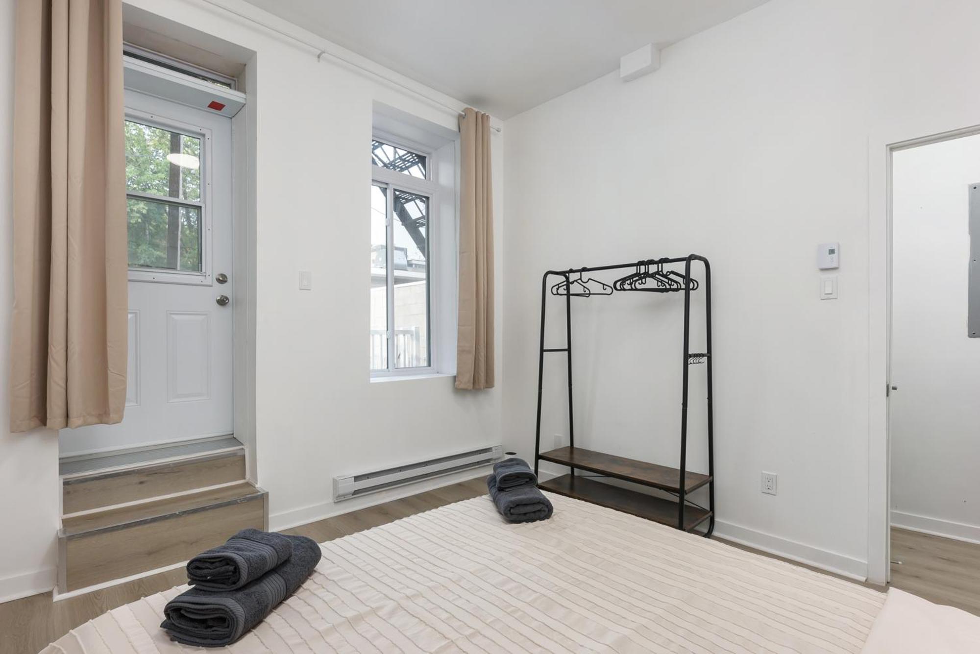 Three Bedroom Chic Downtown Montreal
