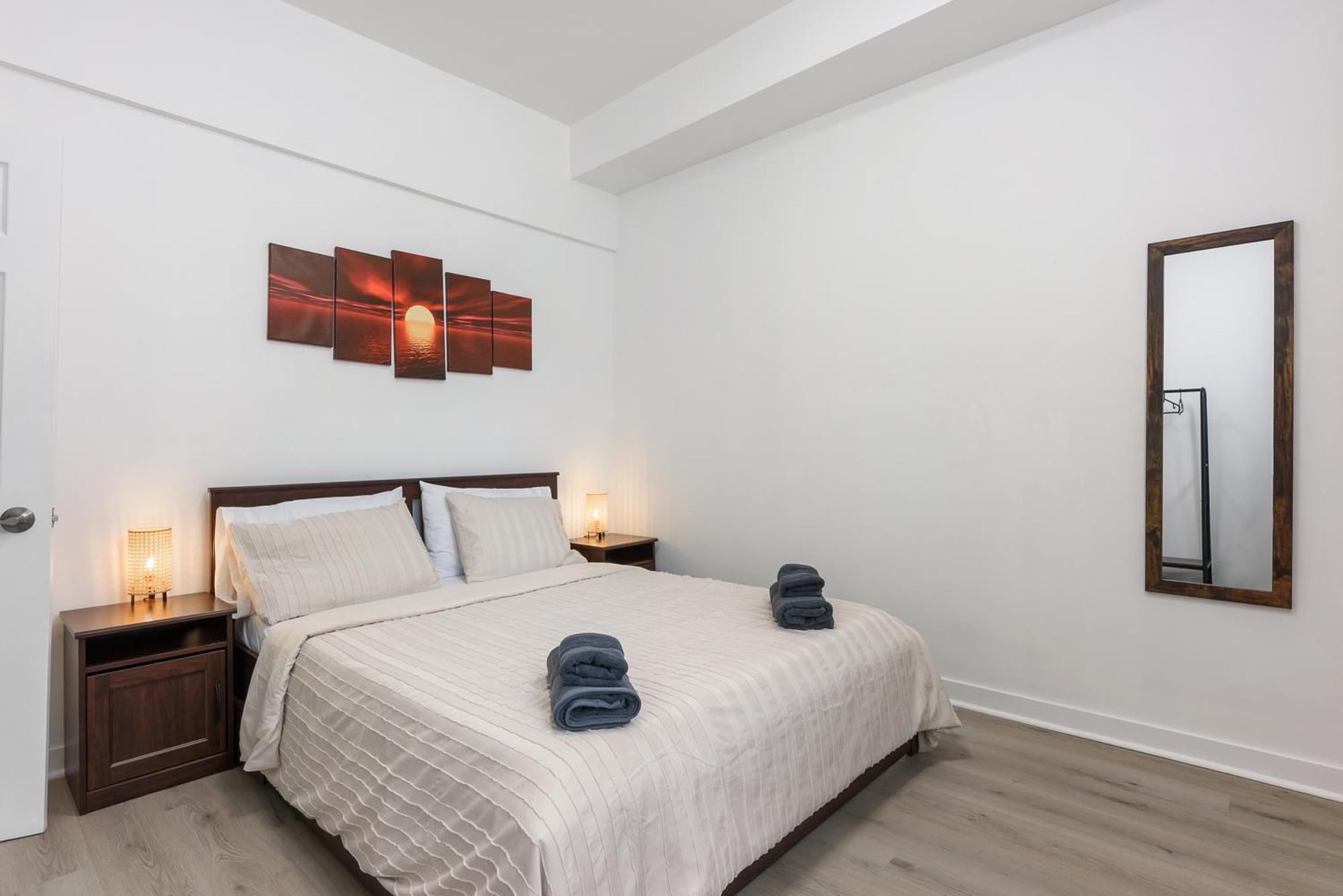Three Bedroom Chic Downtown * Montreal