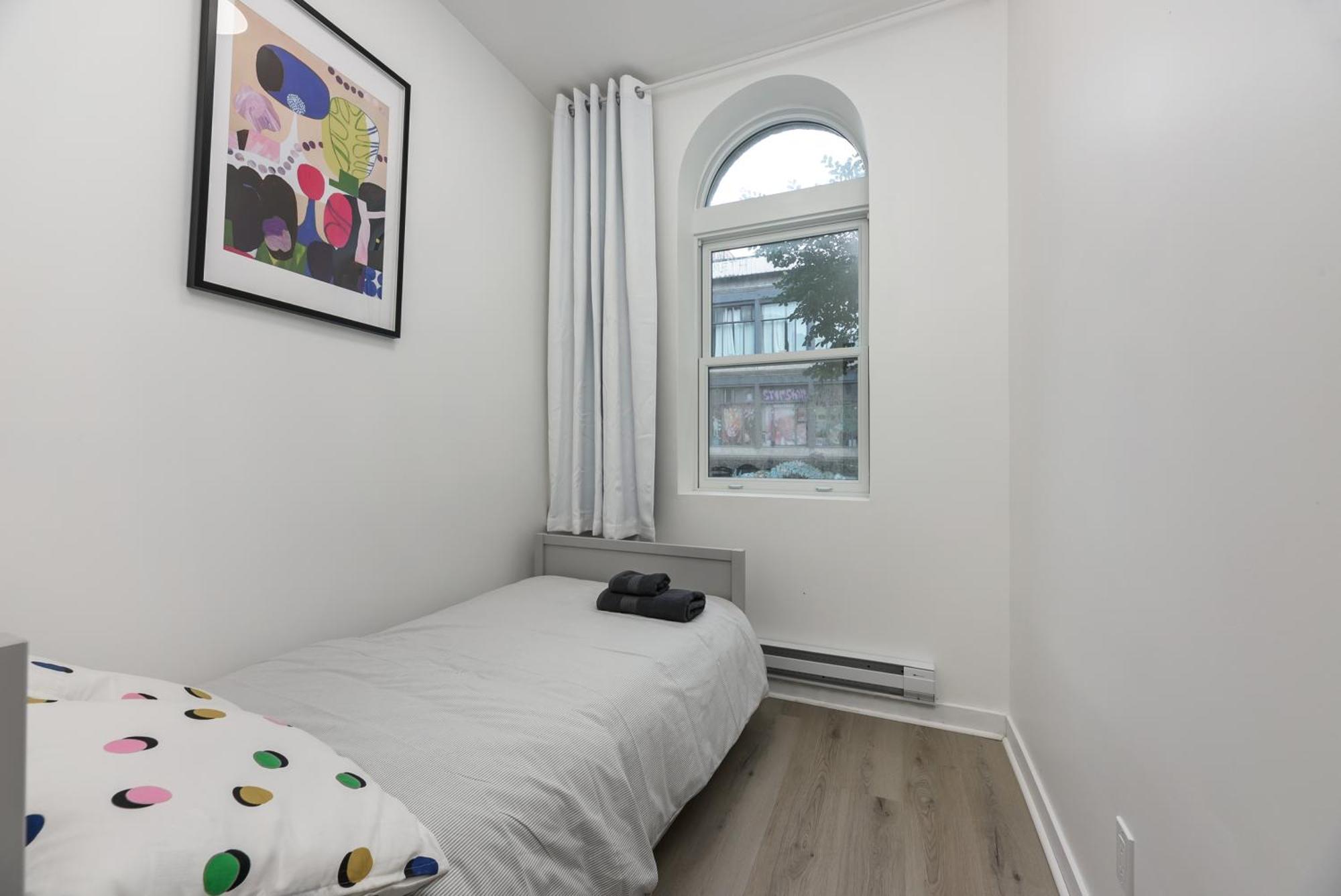Three Bedroom Chic Downtown * Montreal