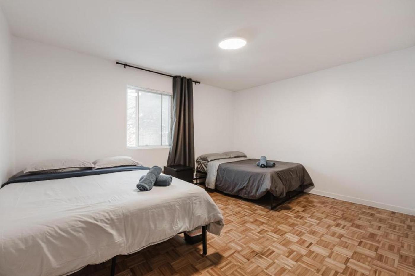 Spacious 3 Bedroom - 572 Apartment