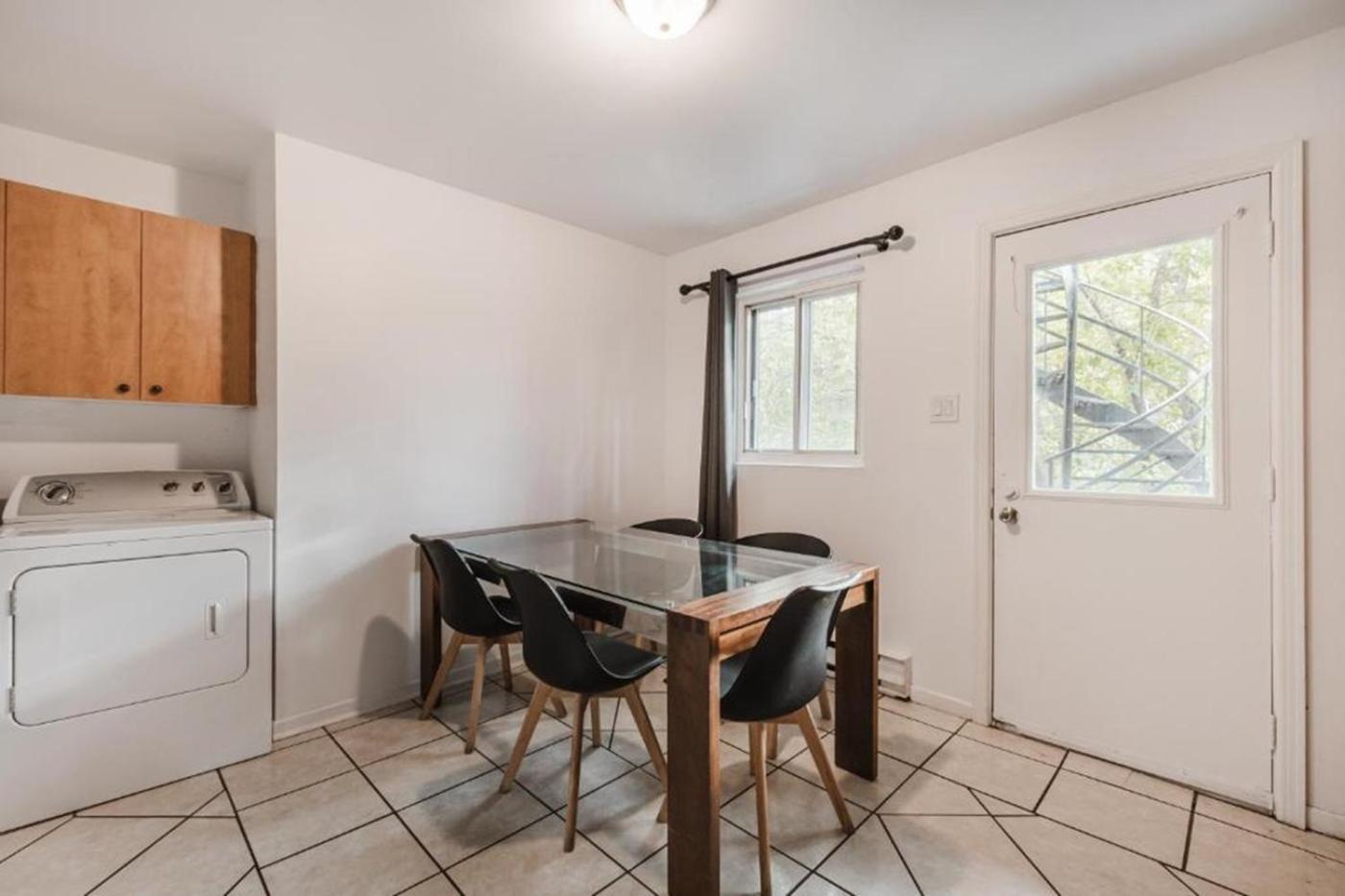 Apartment Spacious 3 Bedroom - 572
