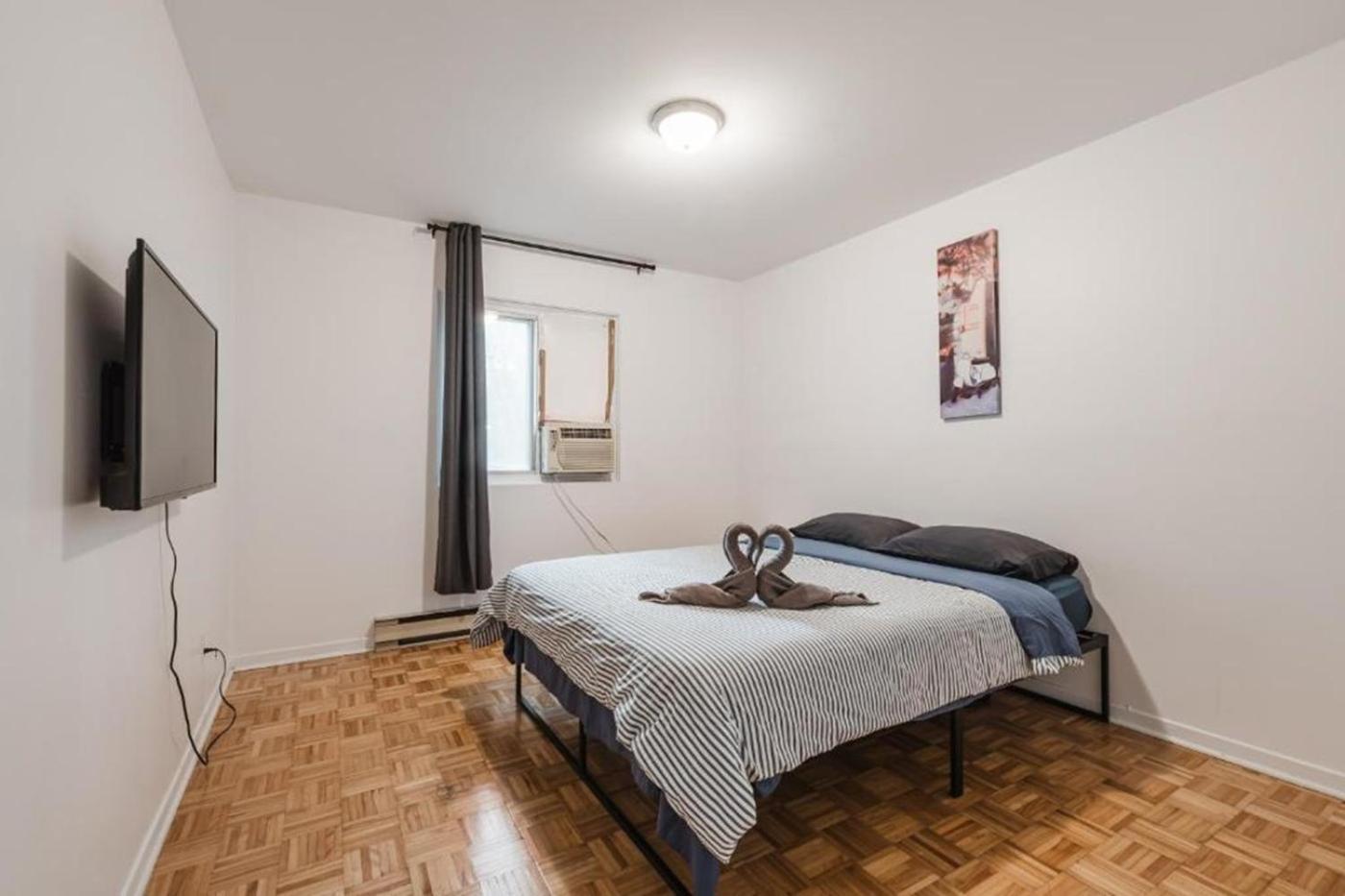 Spacious 3 Bedroom - 572 Apartment *