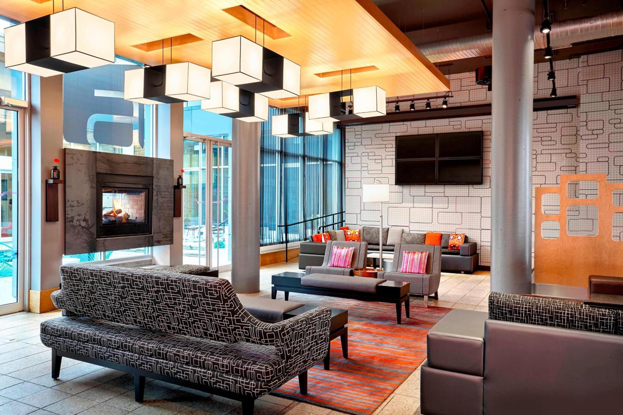 Aloft Airport Montreal