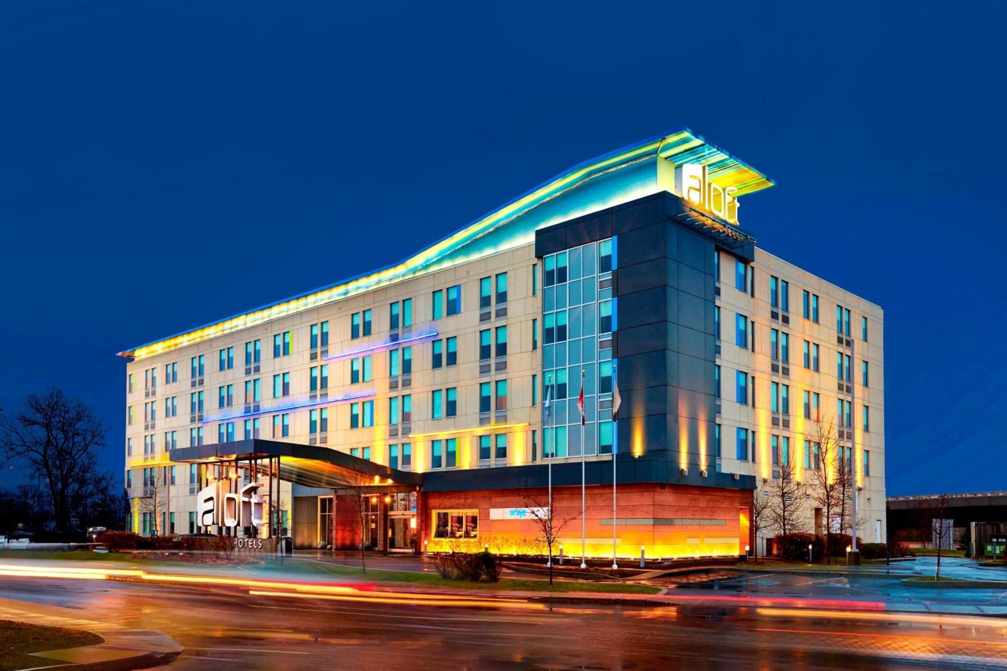 Aloft Airport 3*