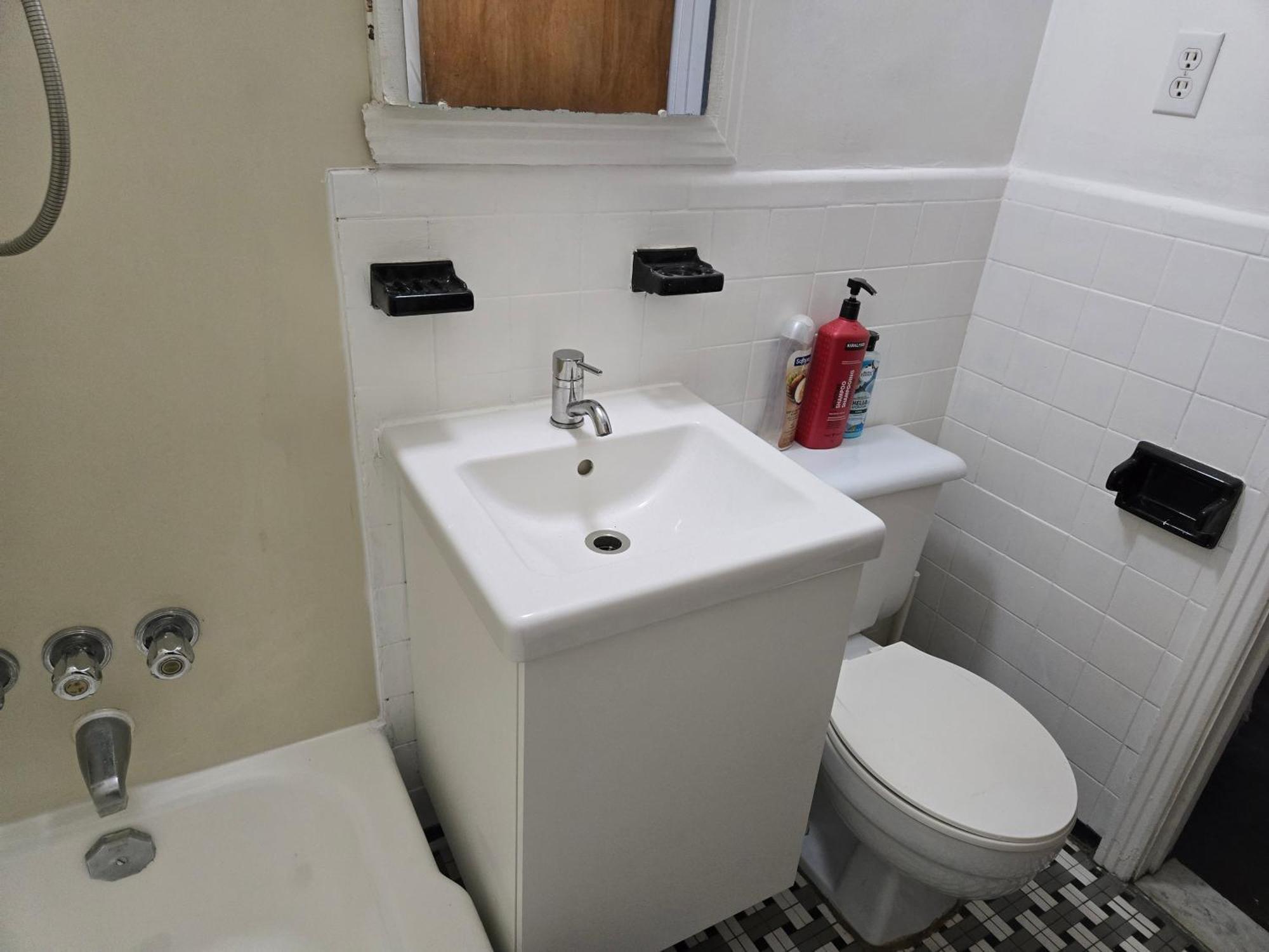 Harmony Near Metro Monk Station With Self Check-in Guest house