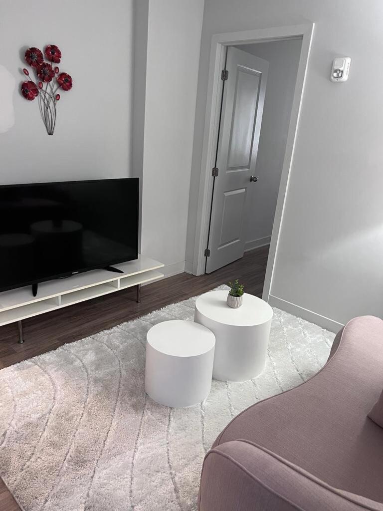 Apartment Cozy Getaway Modern Unit