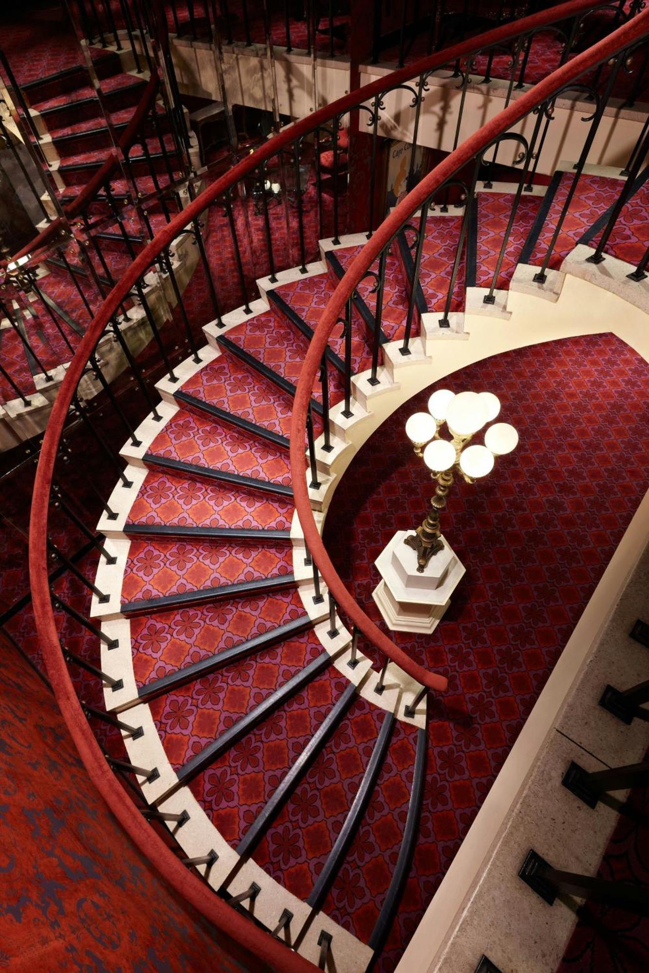 Marriott Chateau Champlain Hotel