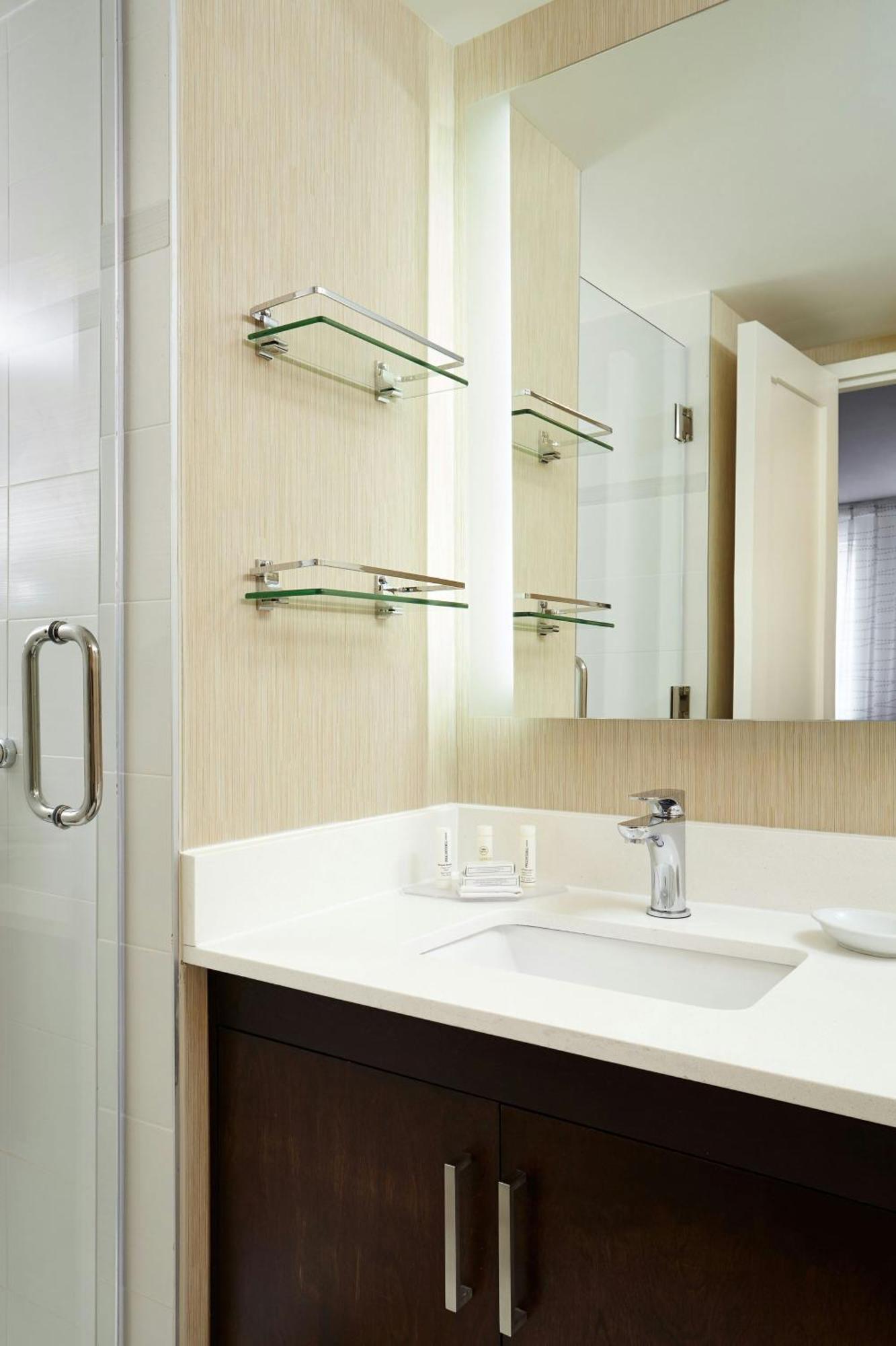 By Marriott Downtown Montreal