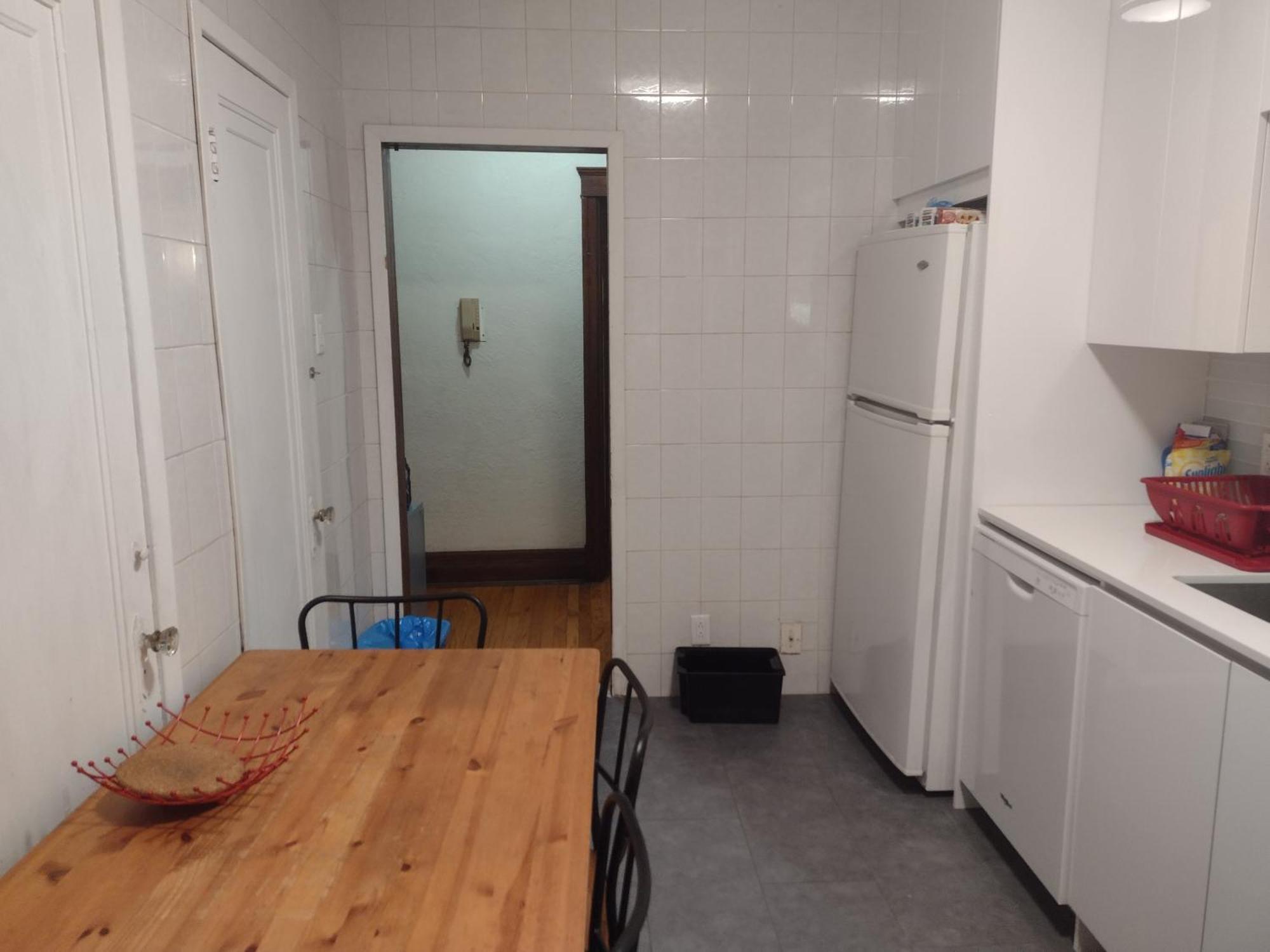 Apartment Antic Style With High Ceiling *