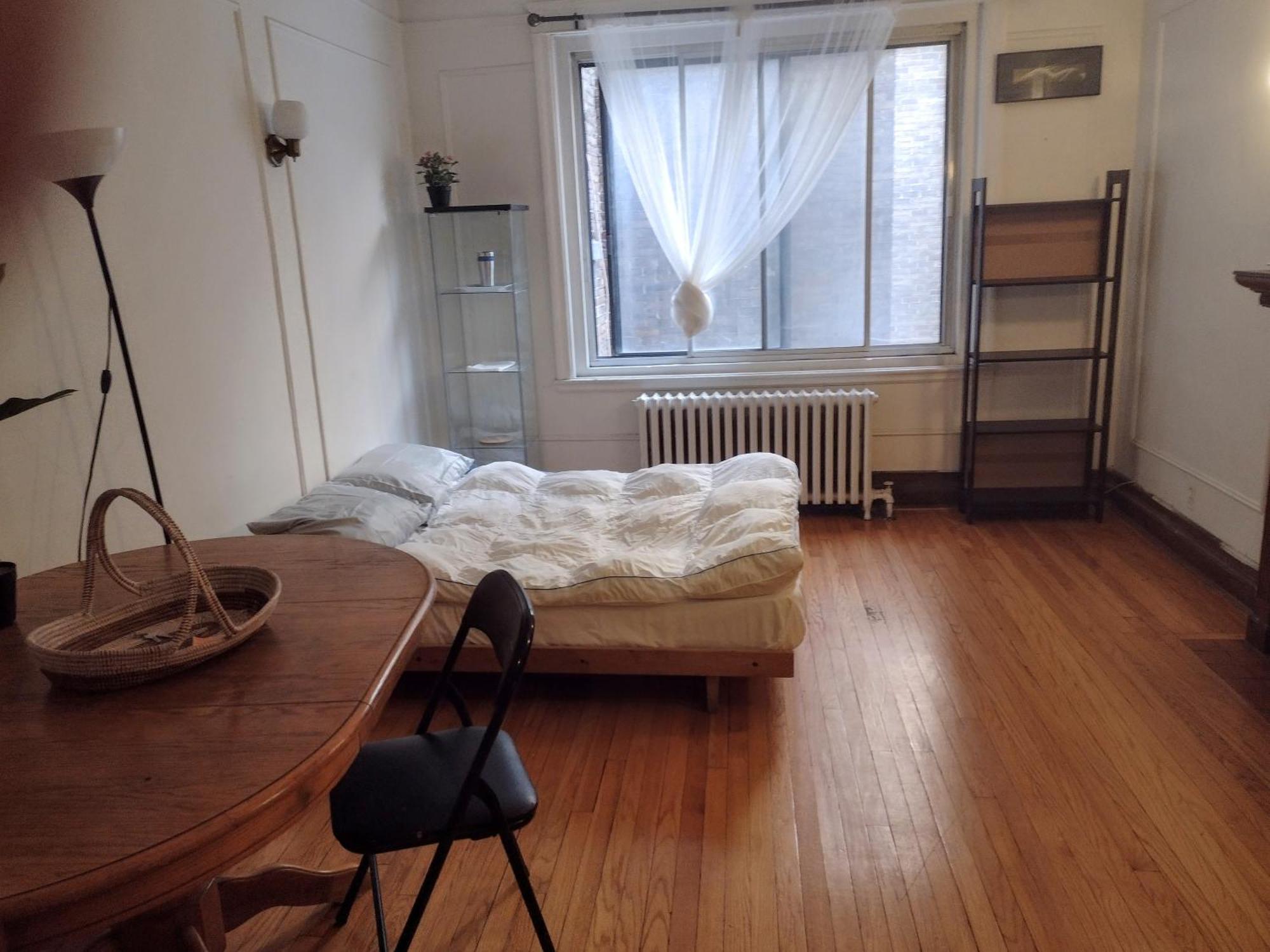 Antic Style With High Ceiling Apartment Montreal