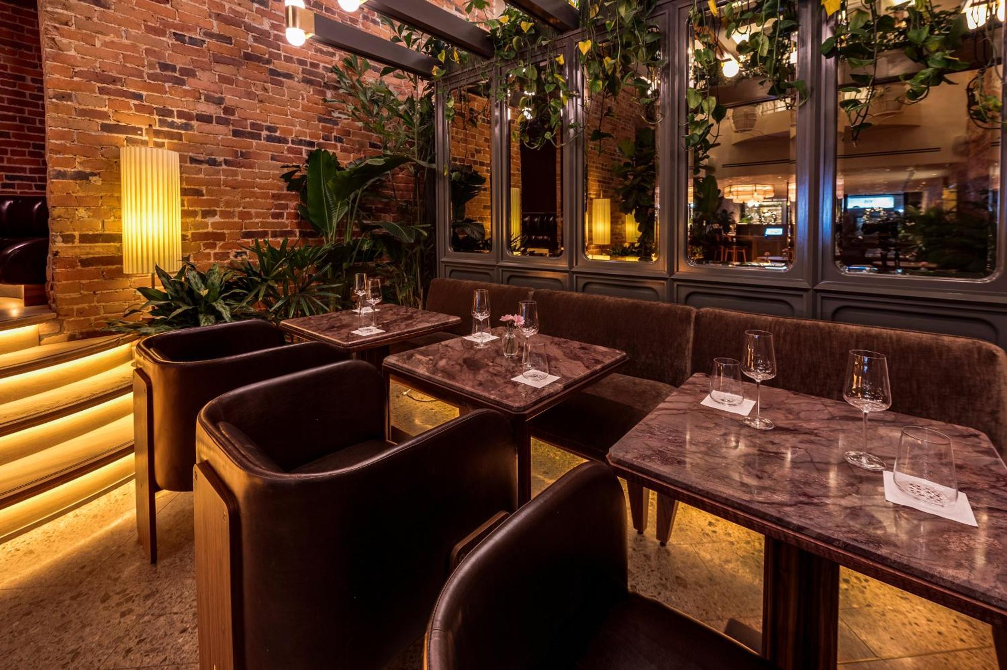 Nelligan Hotel 4*