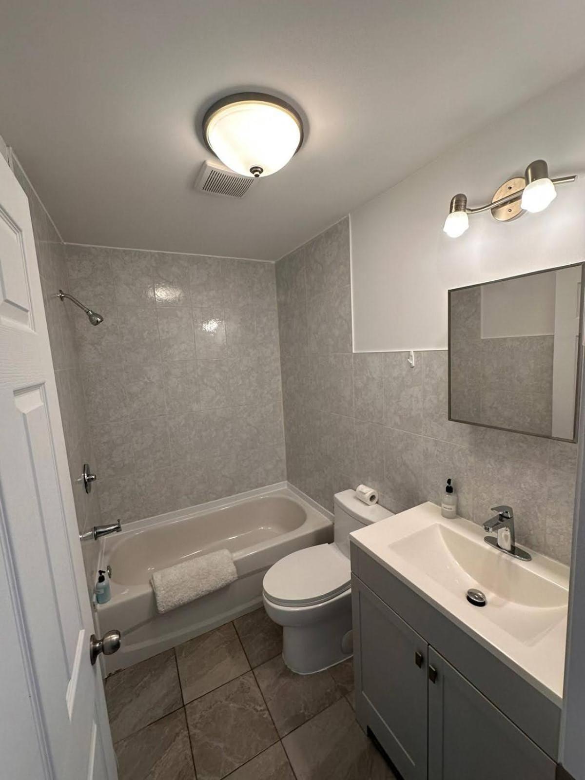 Bed & Breakfast Lumineuse Et Confortable Montreal