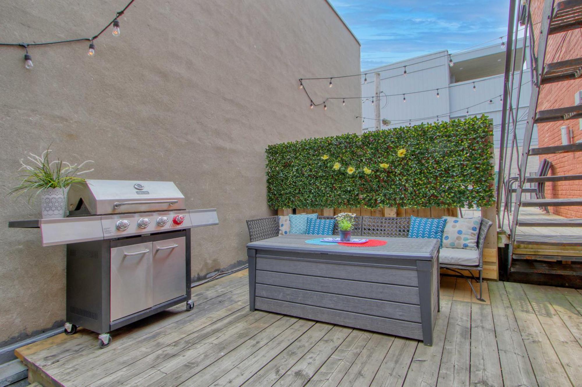 Mtlvacationrentals - The Fabfour Apartment *