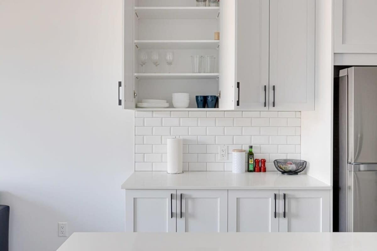 M11 Upscale Spacious 1br Wkingbed Ac In Heart Of Plateaumile-end Apartment Montreal