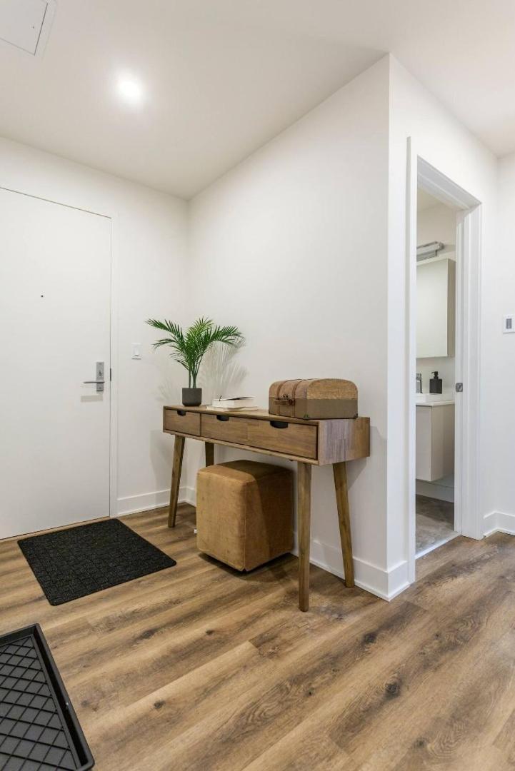 2br+gym For Vip Corporate & Students Downtown Mtl Apartment *
