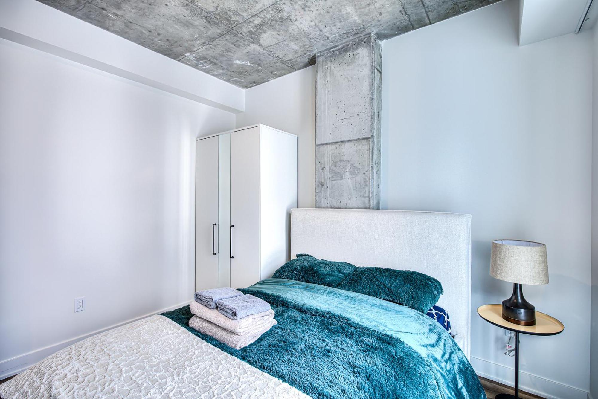 2br+gym For Vip Corporate & Students Downtown Mtl