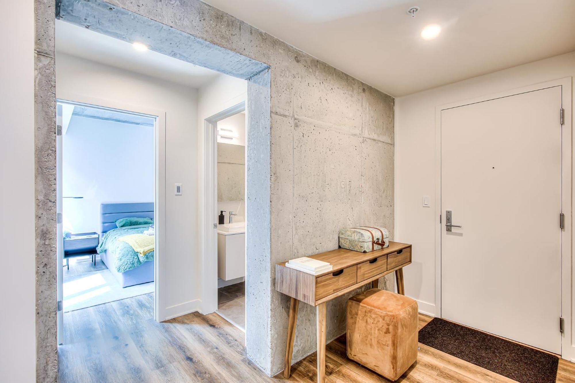 2br+gym For Vip Corporate & Students Downtown Mtl Apartment *