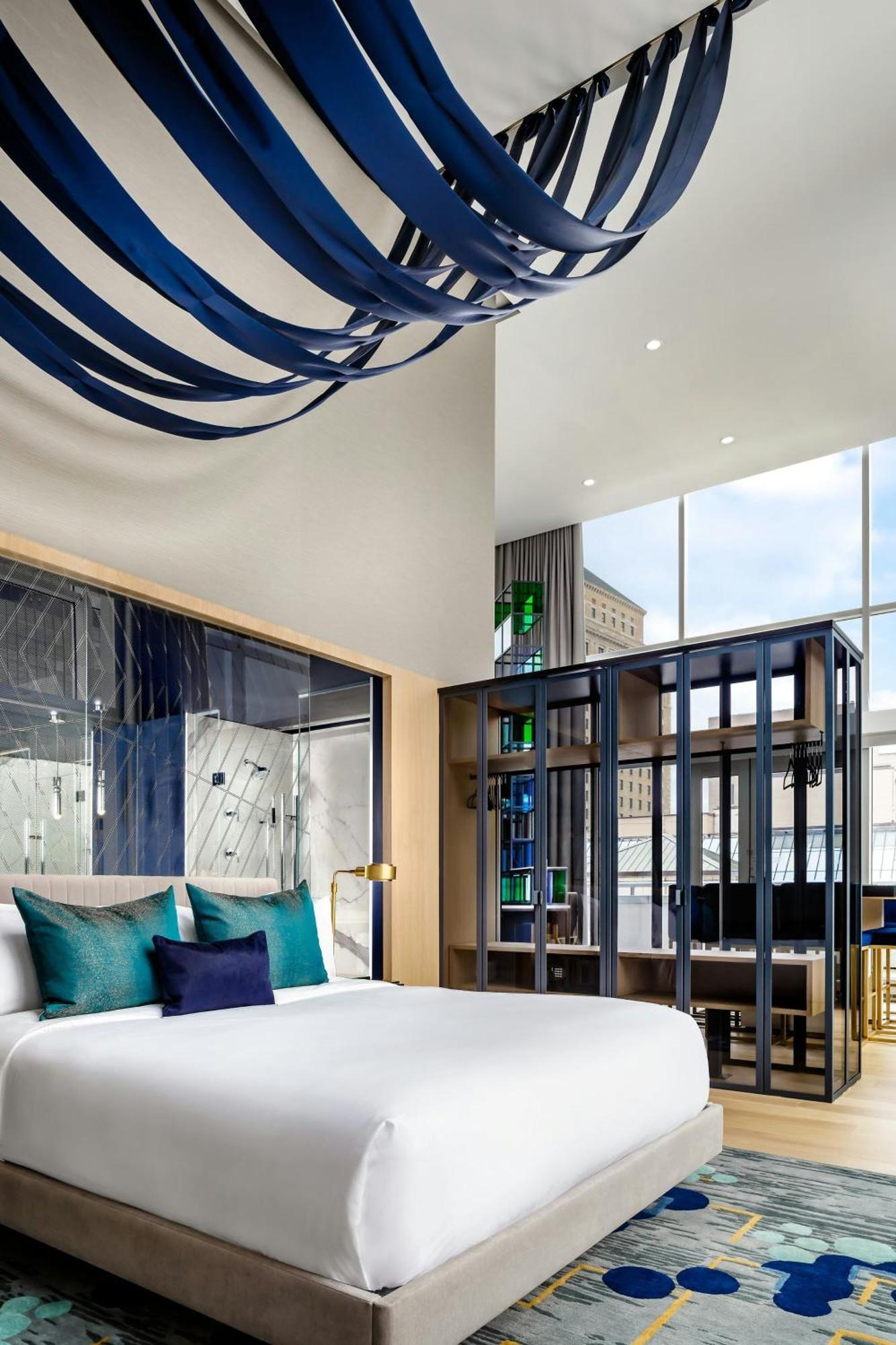 Hotel W 4*
