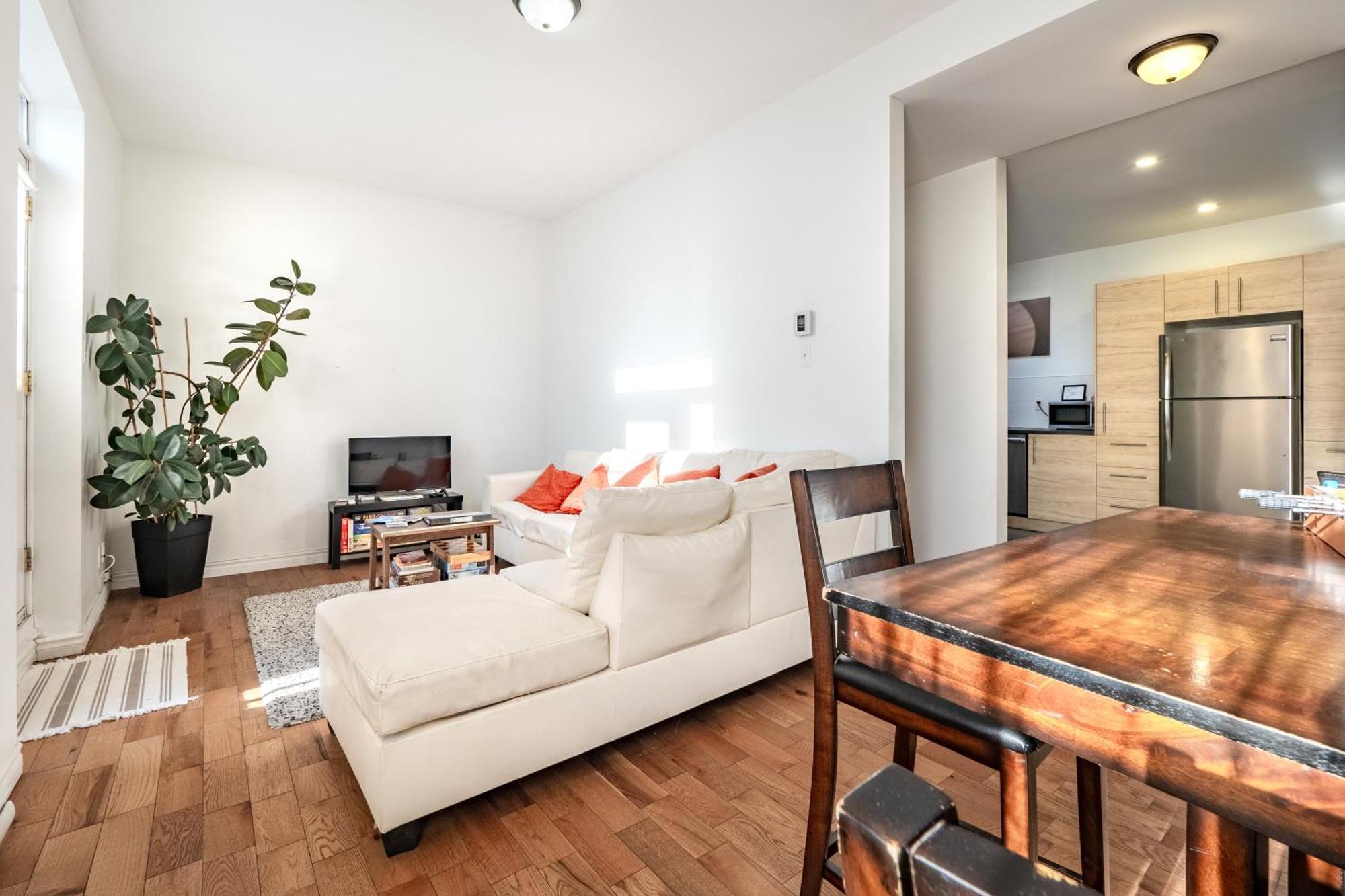 Roomy - Plateau Mont-royal Apartment