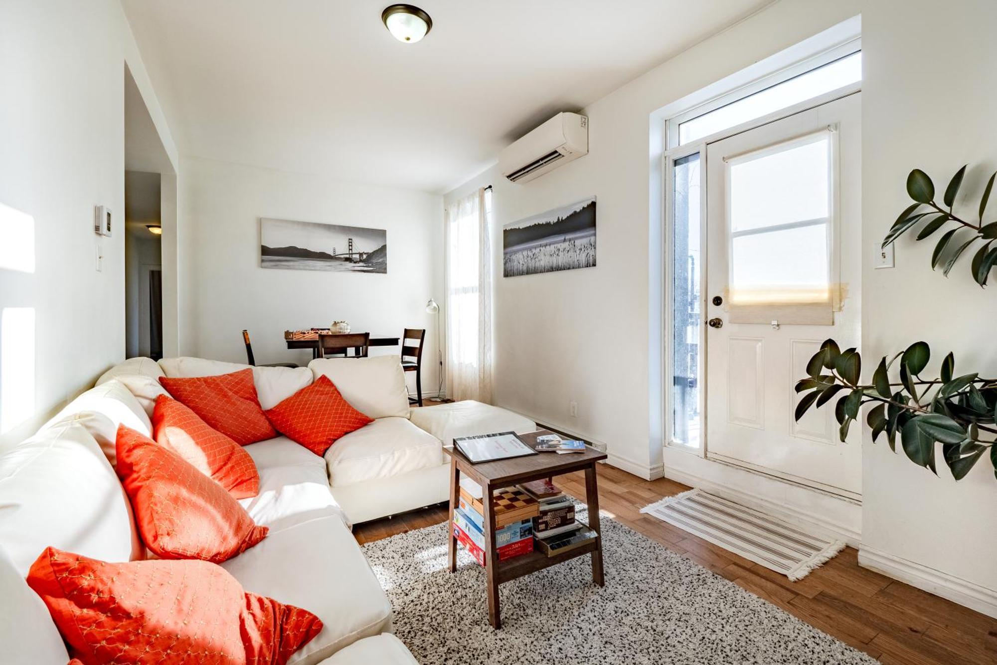 Roomy - Plateau Mont-royal Apartment