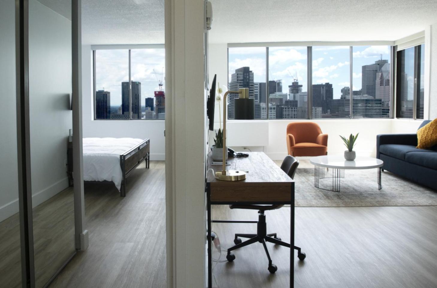 One Bedroom Oasis Steps Away From Mount Royal Apartment *