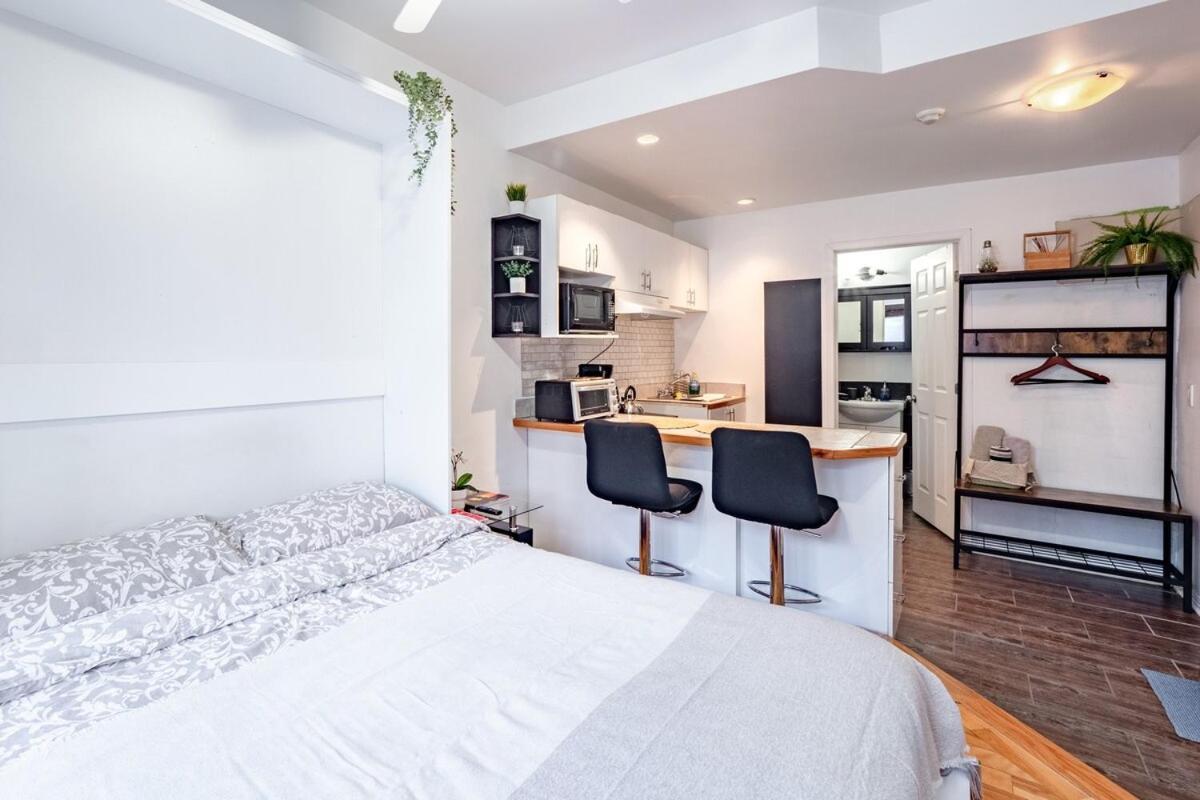 Cozy - Rue Ste-catherine Apartment