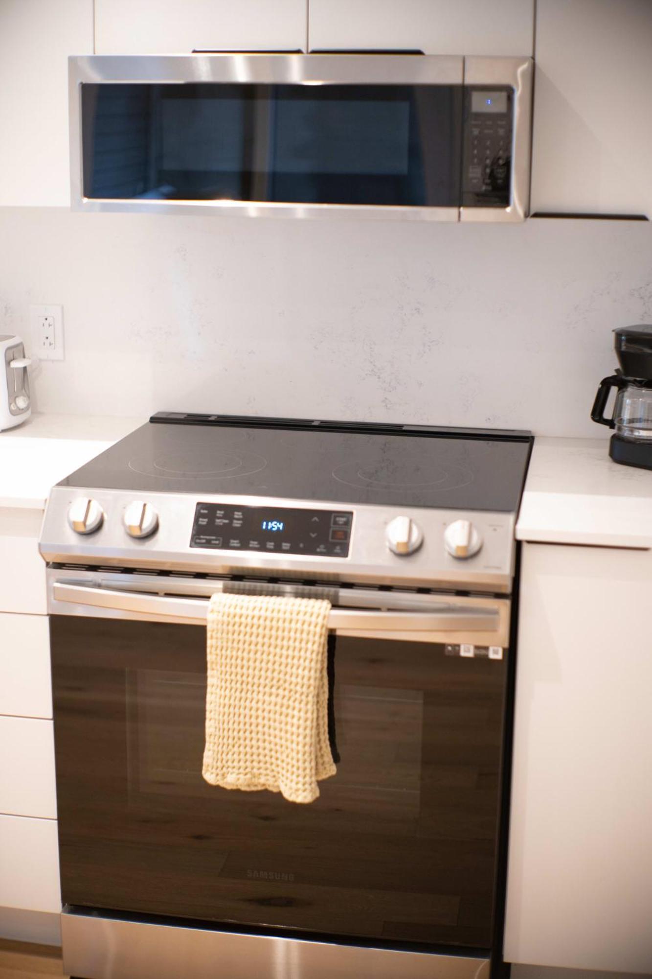 Apartment Beautiful 3-bedr Downtown 2min To Metro *
